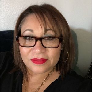 Meet your Posher, Gloria